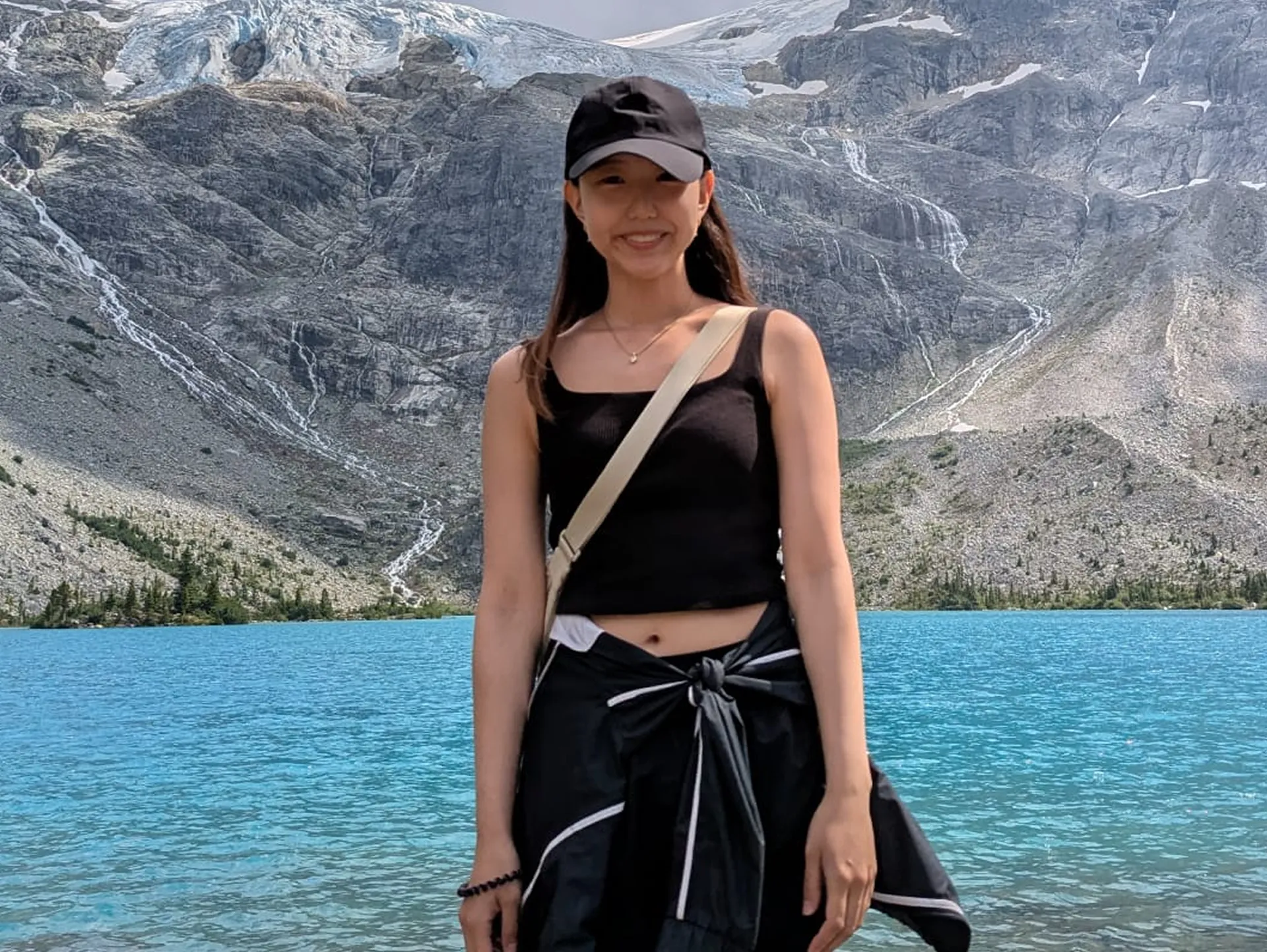 カナダから、“自分の力で働く”を叶え、受講11ヶ月で累計100万円の売上を達成。